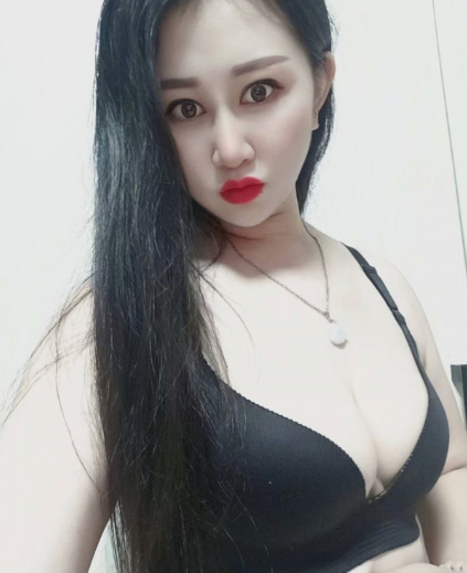 爆乳肉弹型美妞