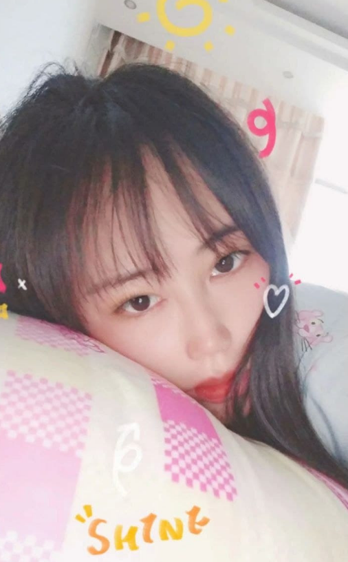 颜值还不错的小思.