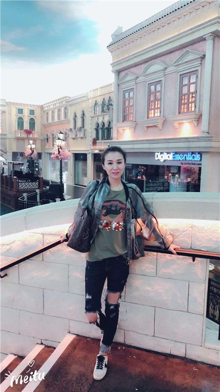 超有气质！身高167长腿美女